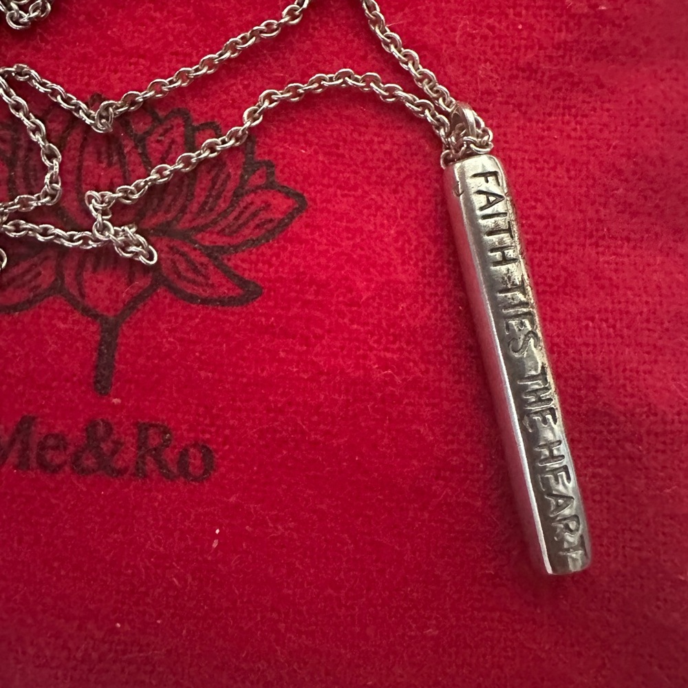 Me & Ro sterling silver Pendant Necklace